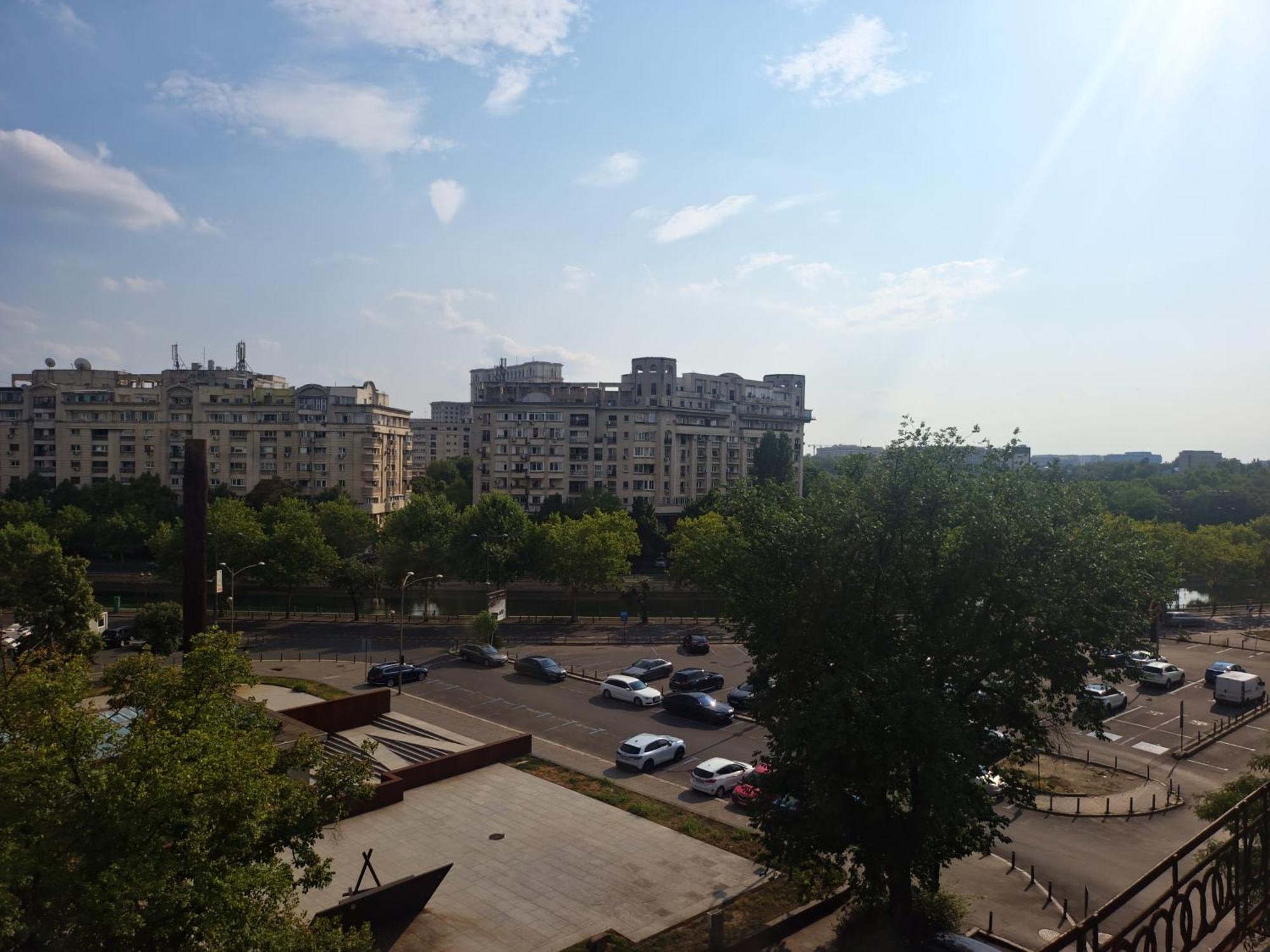 Aparthotel Yanis Букурещ Екстериор снимка