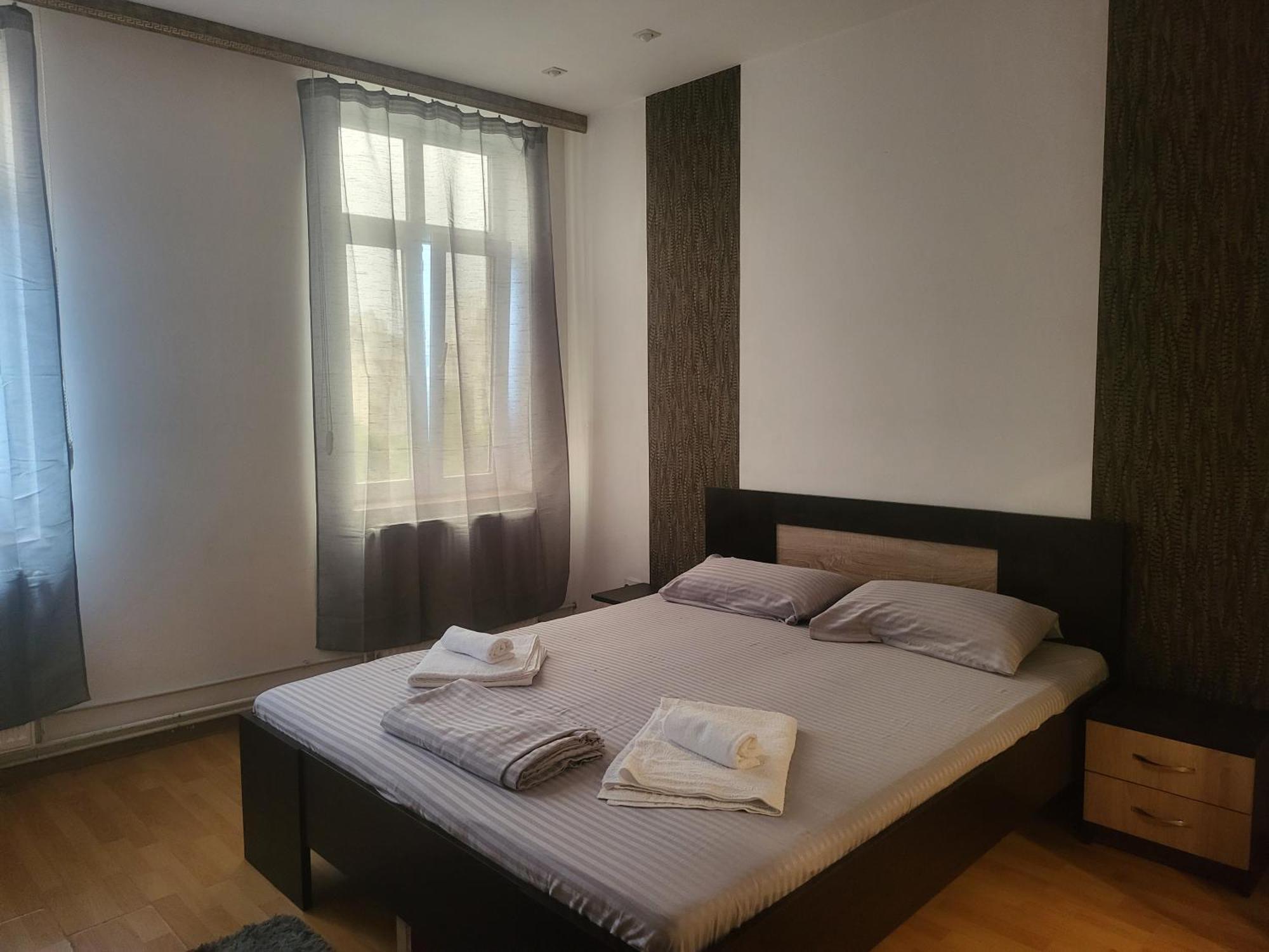 Aparthotel Yanis Букурещ Екстериор снимка